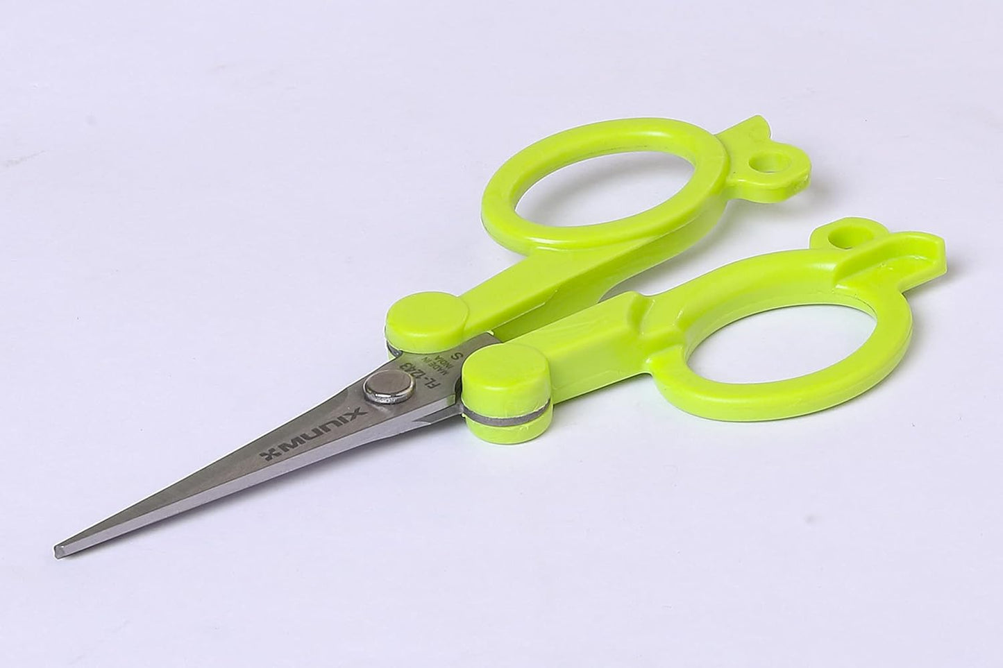 Munix FL-1243 112 mm / 4.5" Stainless Steel Foldable Scissors | Pointed Tip Blade with Lock Mechanism | Asymmetrical Handles for Easy Grip | Green, Pack of 1- Color May Vary