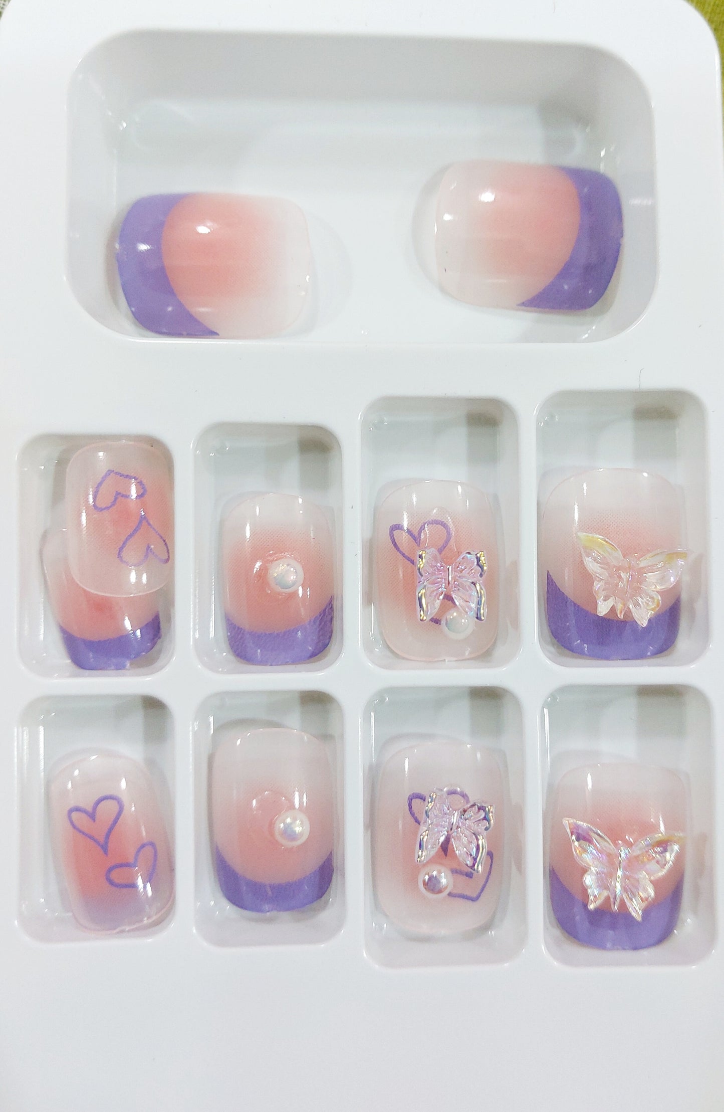 Premium Salon Look Nail/ 3D white Flowers Pearls / Reusable Artificial Nail set of 12